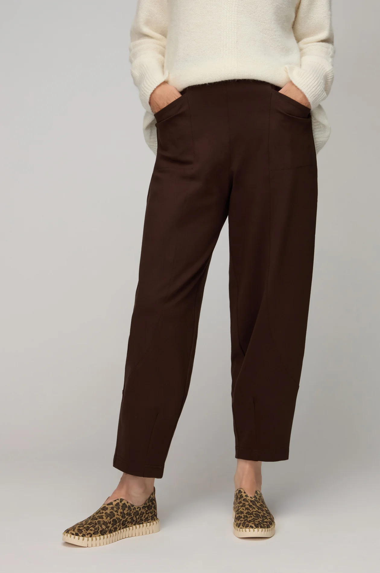 Sahara Ponte Bubble Trouser In Chocolate - Image 4