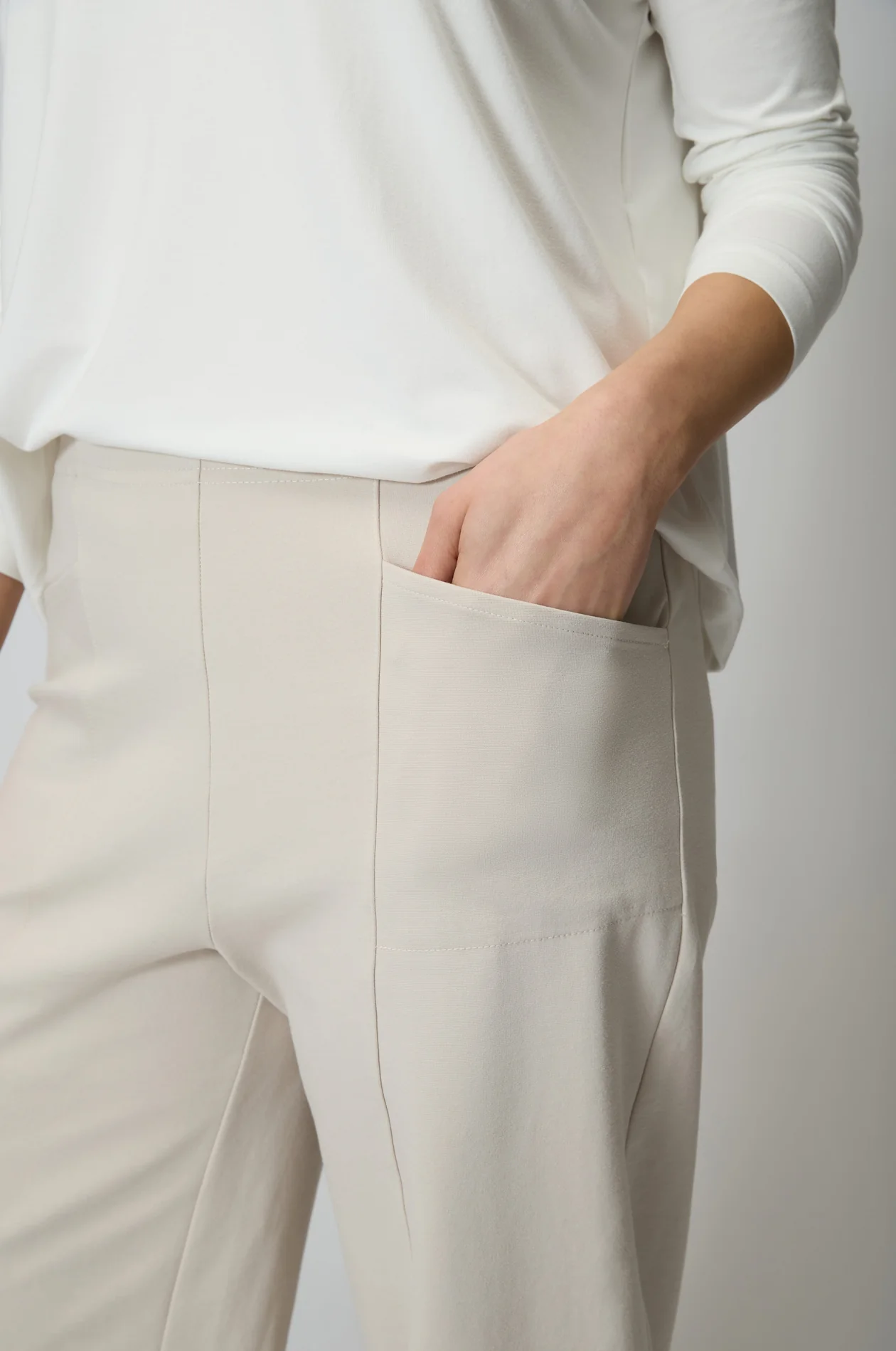 Sahara Ponte Bubble Trouser in Ecru - Image 4